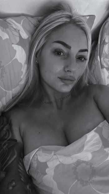 Fjuzie / fjuzie nude photo #33