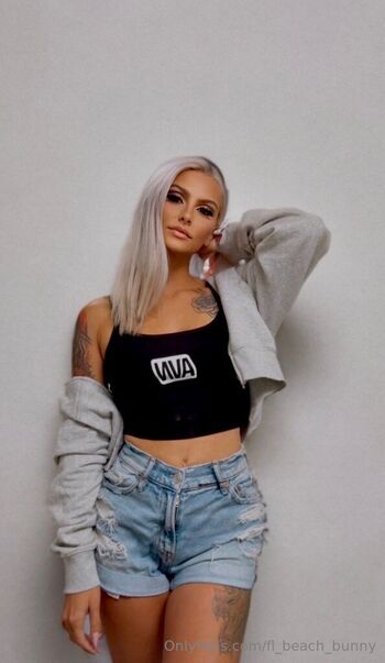 Officer Cec / fl_beach_bunny nude photo #2