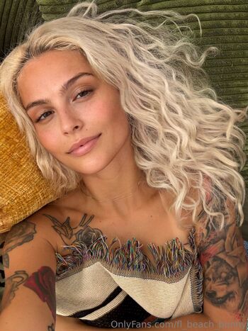 Officer Cec / fl_beach_bunny nude photo #6