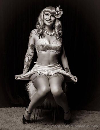 Officer Cec / fl_beach_bunny nude photo #7