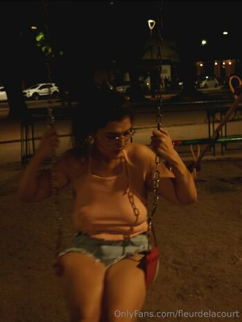Fleur / fleurdelacourt nude photo #25