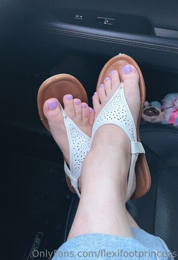 Lex / flexifootprincess nude photo #4