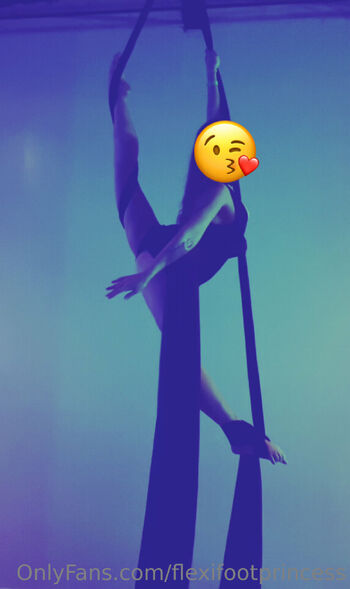 Lex / flexifootprincess nude photo #8