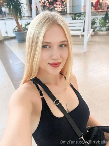 BELLA / flirtybella nude photo #18