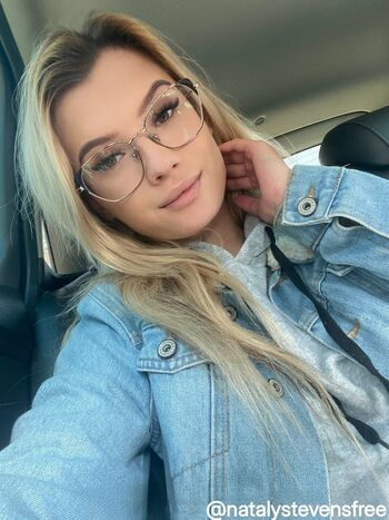 FLOR LETS VideoCal / florcurvy nude photo #18