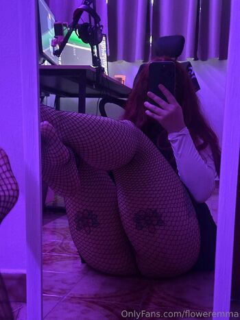 𝐄𝐌𝐌𝐀 𝐑𝐎𝐒𝐄 𝐑𝐄𝐃𝐇𝐄𝐀𝐃 / floweremma nude photo #23