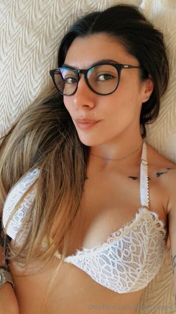 𝐄𝐌𝐌𝐀 𝐑𝐎𝐒𝐄 𝐑𝐄𝐃𝐇𝐄𝐀𝐃 / floweremma nude photo #54