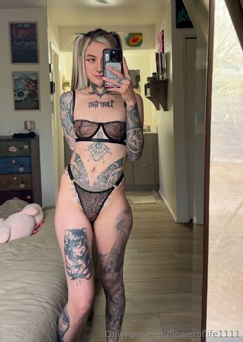 sid / floweroflife1111 nude photo #12