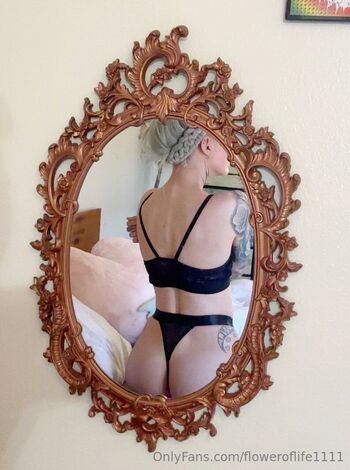 sid / floweroflife1111 nude photo #13