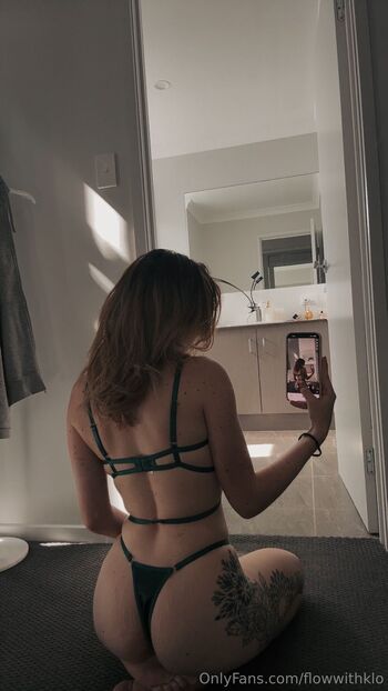 klo 8.5 / flowwithklo nude photo #14