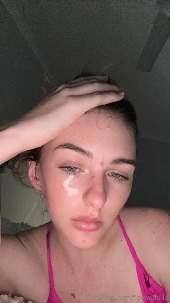 klo 8.5 / flowwithklo nude photo #16