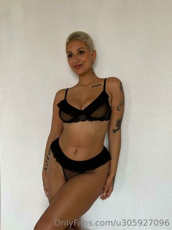 Miria / fluffy_miriam nude photo #6