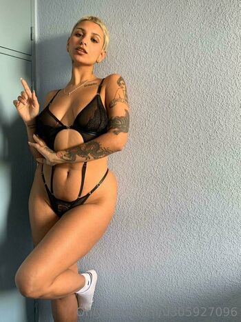 Miria / fluffy_miriam nude photo #8