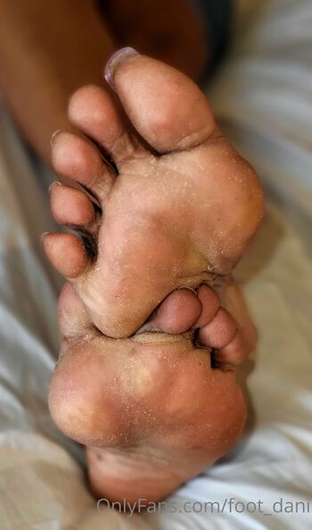 YesGoddess Dan / foot_dani nude photo #12