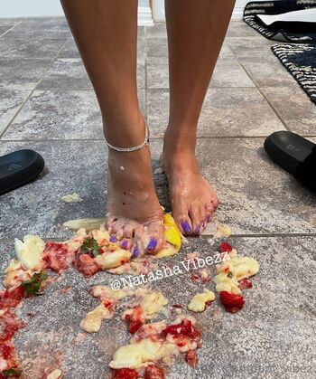Natasha Vibe / foot_vibez nude photo #1