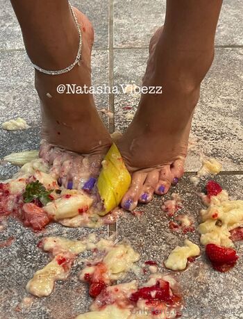 Natasha Vibe / foot_vibez nude photo #2