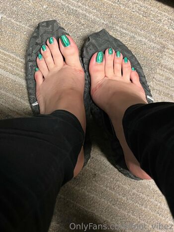 Natasha Vibe / foot_vibez nude photo #10