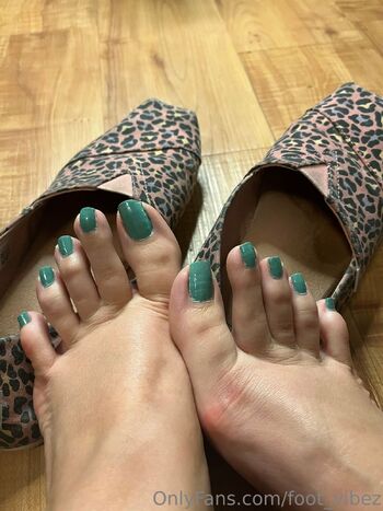 Natasha Vibe / foot_vibez nude photo #12