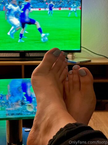 Emma / footp nude photo #1