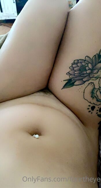 PassthePeac / fourtheye nude photo #11