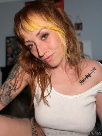 Fox / foxxontherun69 / carlifoxx69 nude photo #6