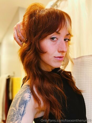 Fox / foxxontherun69 / carlifoxx69 nude photo #8