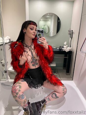 Jess ジェス / foxxtailz nude photo #1