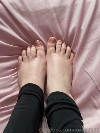 Lil Red fox fre / foxxy2590 / london_foxy90 / naughtywild8163 nude photo #21