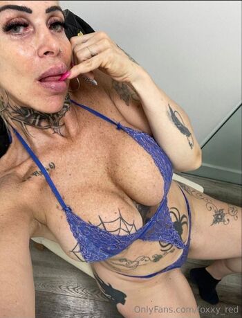 Fox / foxxy_red nude photo #26