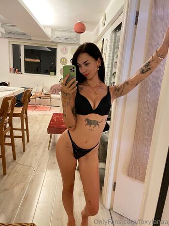 OnlyFans / foxylanaa nude photo #7