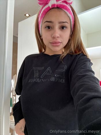 Franci / franci.meyor nude photo #2