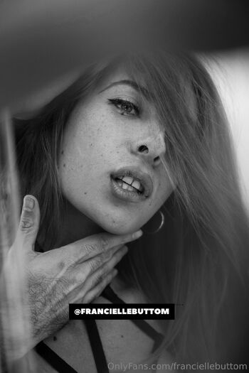 FrancielleCalls Queen of Videocalls / franciellebuttom nude photo #13