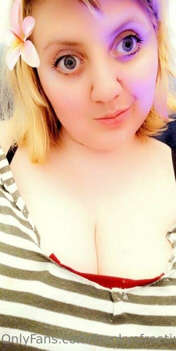 HUGE NATURAL BOOB / frankysfreetime nude photo #14