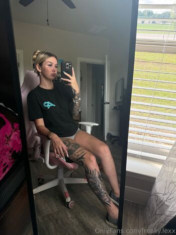 Alexxi / freaky.lexx / alexxis.pittman / alexxispittman / whiteclawlexxi nude photo #2