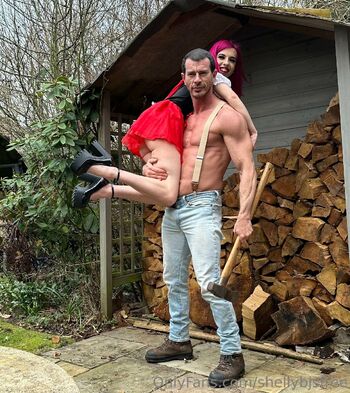 Shell / free.irishshelly nude photo #20