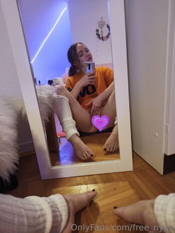 Mari / free_nyan nude photo #9