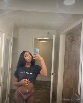Aaliyah Ali / freeaaliyahh nude photo #9