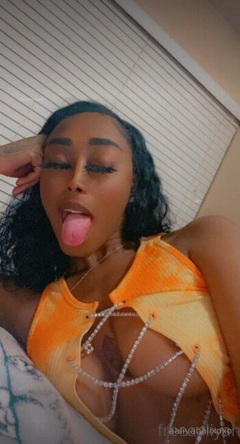 Aaliyah Ali / freeaaliyahh nude photo #15