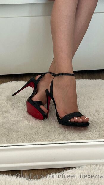 cutexezz / freecutexezra nude photo #5