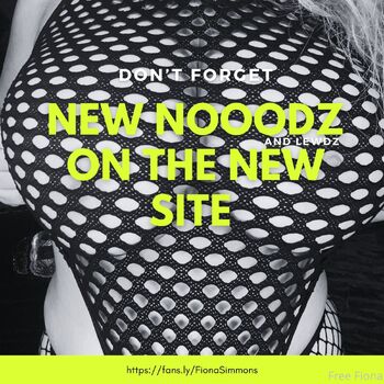 Nerdy Curv / freefionaxxx nude photo #2