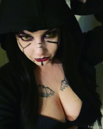 Nerdy Curv / freefionaxxx nude photo #4