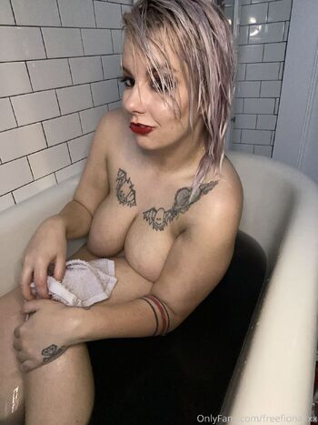 Nerdy Curv / freefionaxxx nude photo #8