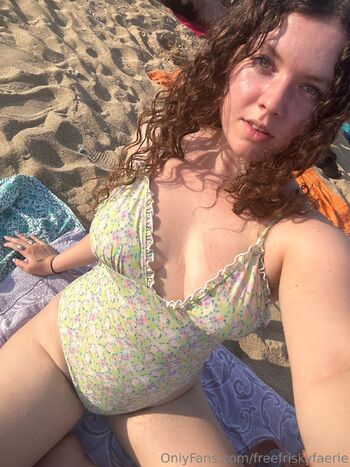friskyfaerie hairy puss / freefriskyfaerie nude photo #16