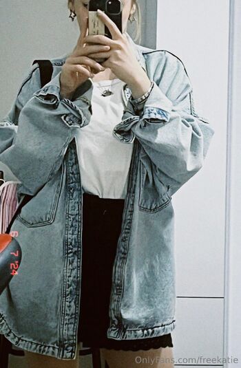 Kati / freekatie nude photo #24