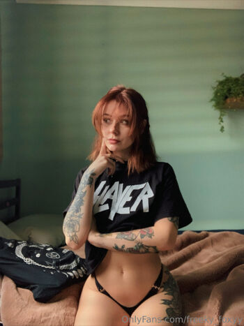 Freakyy_foxy / freeky_foxyy nude photo #4