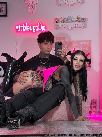 maze / freem0rguekitty / m0rguekittyy / m0rguekitty nude photo #8