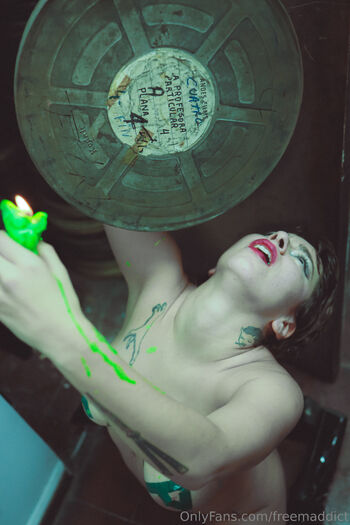 V E S A N I A - DOM FETIS / freemaddict nude photo #3