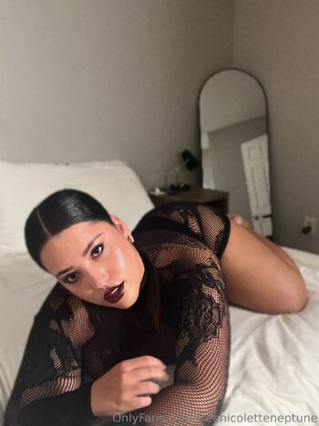 FREENEPTUN / freenicoletteneptune nude photo #16