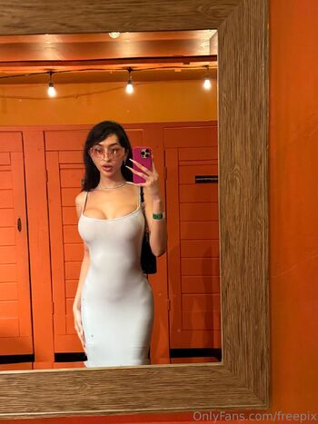 1 TRANS ON OF / freepix nude photo #11