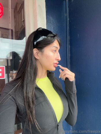 1 TRANS ON OF / freepix nude photo #19